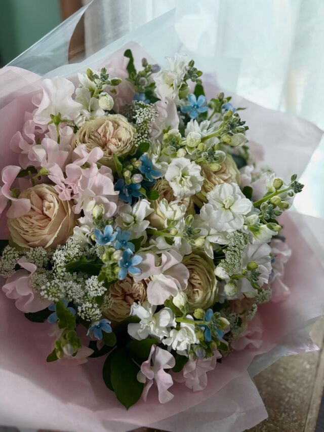 ポインセチアのホワイトブーケ＜アートフラワー＞ | Atelier Lianamana